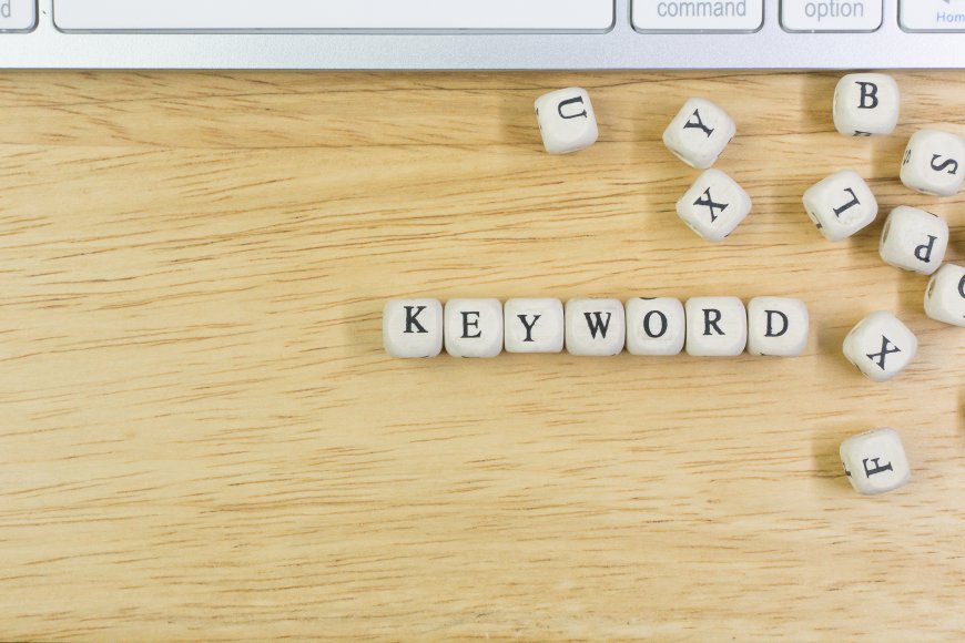 Was ist One-Page Optimierung und wie kann sie die Keyword-Optimierung verbessern?